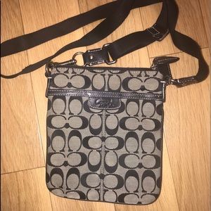 Coach crossover bag in signature canvas - USED